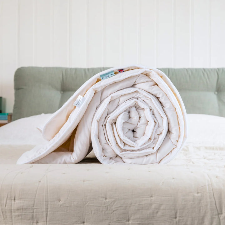 British Wool Summer Duvet 100% cotton handmade in the UK made to be hypo-allergenic, anti dust mite & sustainable.