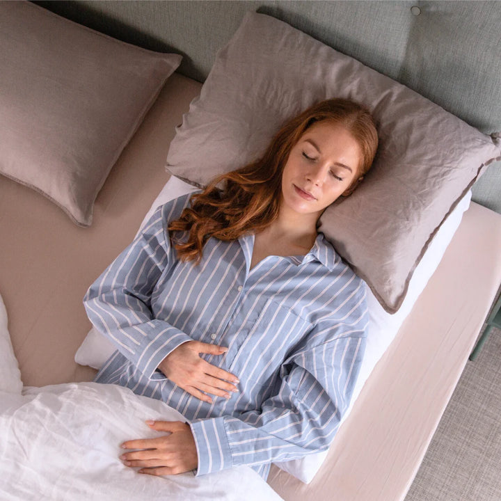 Drift off with our British Wool Bed Wedge Pillow. The British wool filling and 100% cotton outer cover offer a natural alternative to other wedges on the market. The gentle angle reduces acid reflux during sleep for a heartburn free slumber.